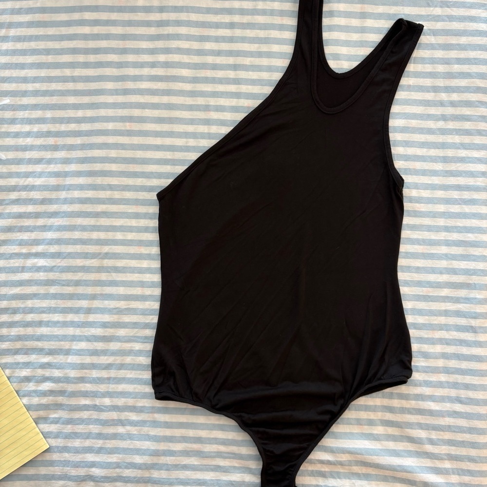 Hudson Jeans‎ Asymmetrical Bodysuit In Black Size L NWT - Picture 4 of 11